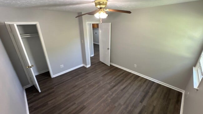 Building Photo - 5321 Juanita Ln