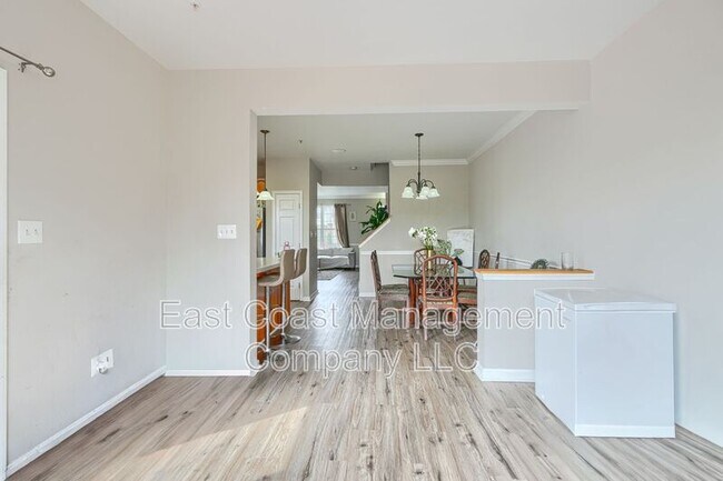 Building Photo - 403 Deer Hill Cir