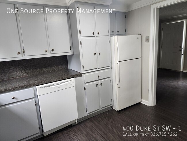 Building Photo - 400 Duke St SW