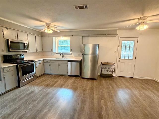 Building Photo - 1001 W Cole St