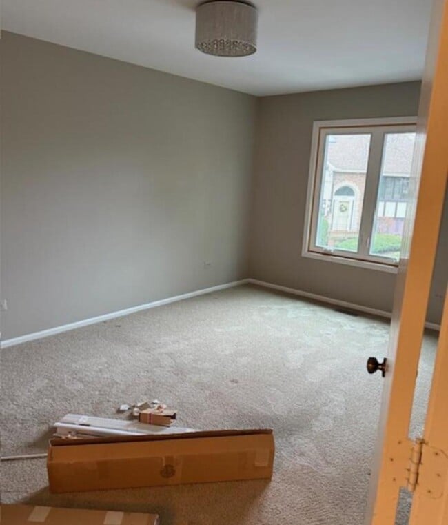 Building Photo - 9334 Drummond Dr