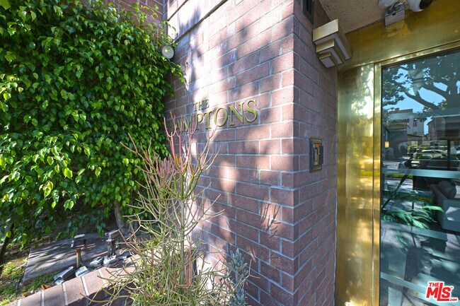 Building Photo - 234 S Gale Dr