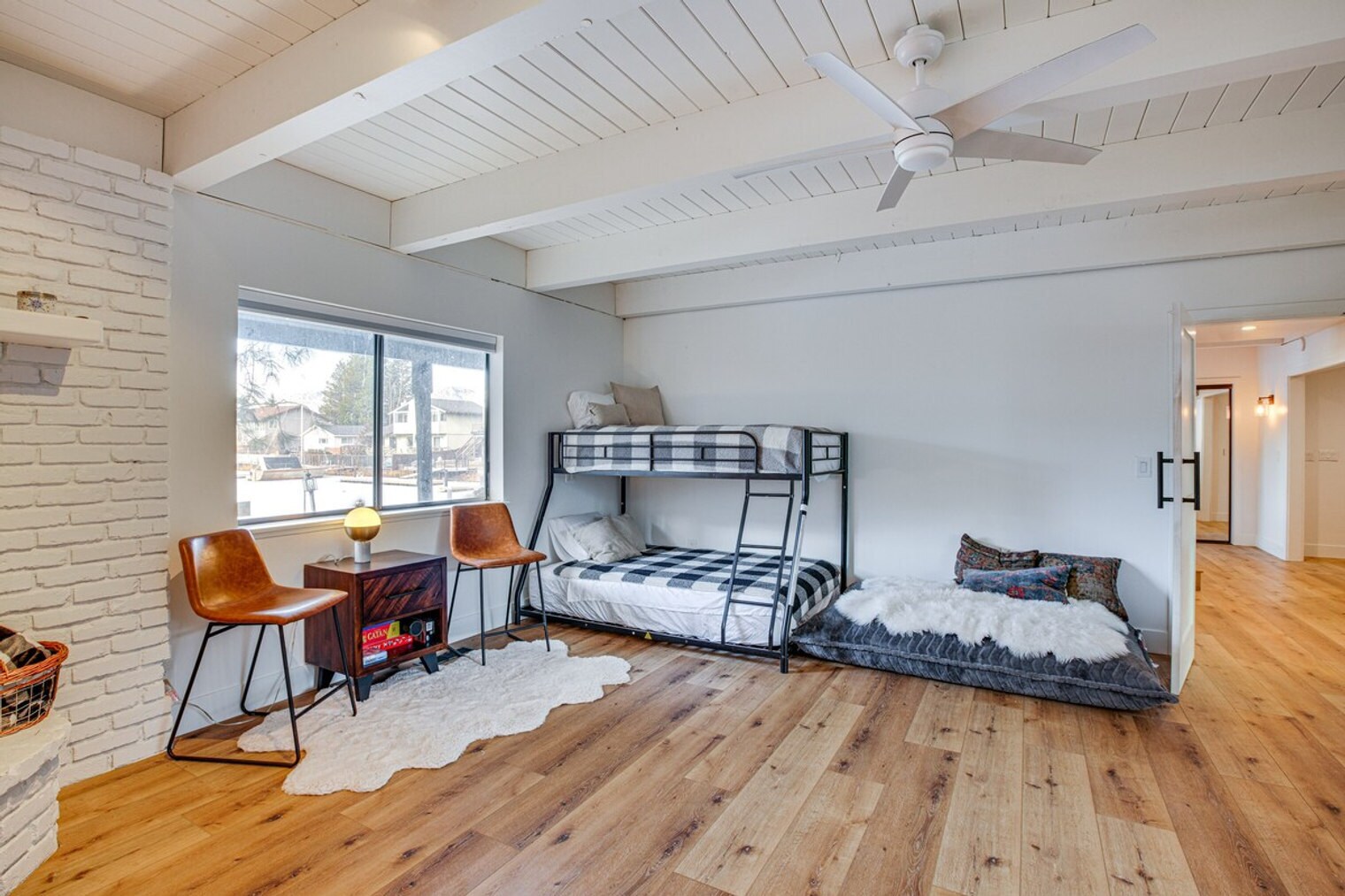 Building Photo - 574 Danube Dr