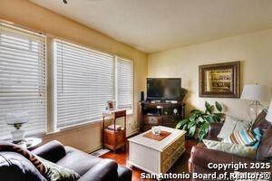 Building Photo - 460 Comal Ave