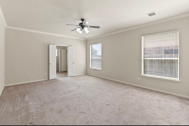 Building Photo - 21627 Cozy Hollow Ln