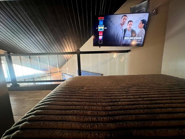 Building Photo - 497 Tahoe Keys Blvd