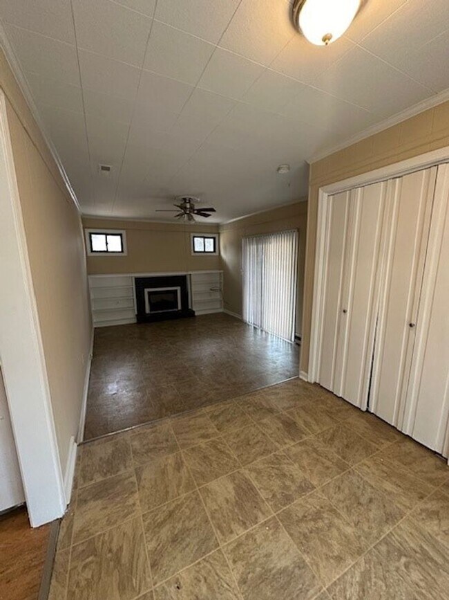 Building Photo - 106 Bethune Dr