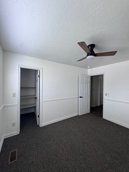 Building Photo - 580 N Allanwood Pl