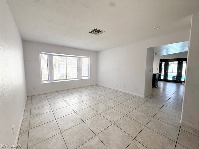 Building Photo - 2066 Waverly Cir