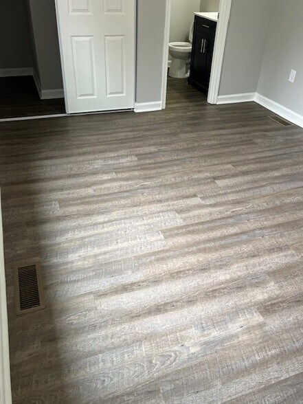 Building Photo - 2216 Minnear St