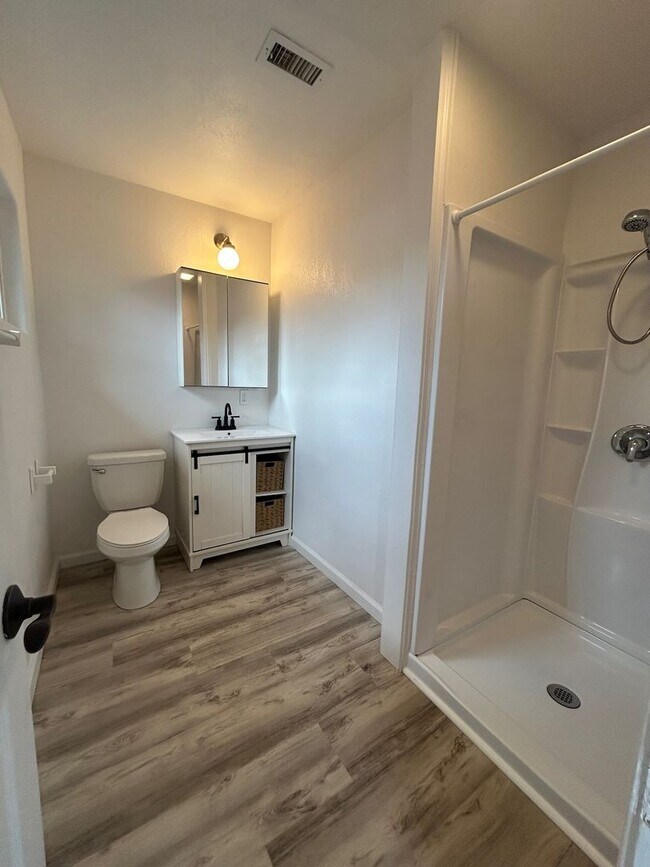 Building Photo - Charming 3-Bedroom Home with Fireplace & Private Yard – South B St, Lompoc