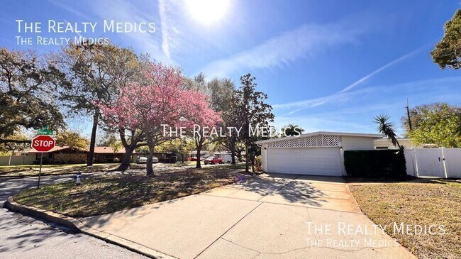 Building Photo - 1516 Dove Dr