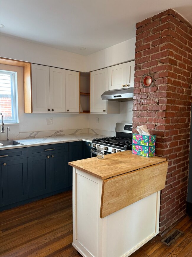 Building Photo - Cozy 2 bedroom in Squirrel Hill