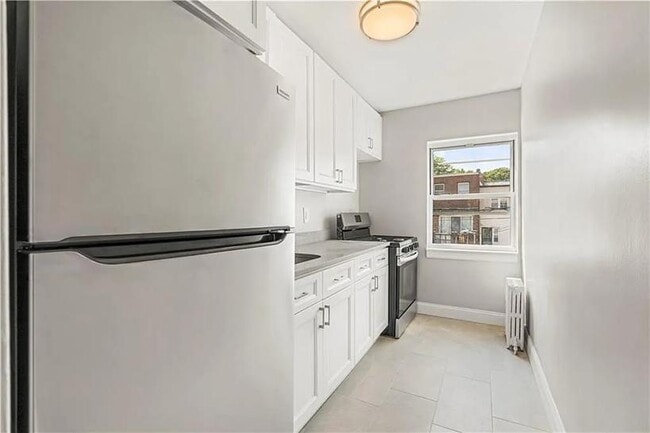 Building Photo - 252 Bay 19th St