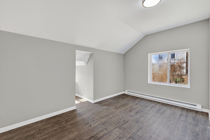 Building Photo - 158 Cliff St