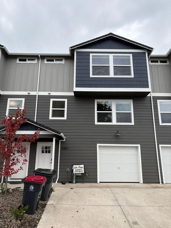 Building Photo - 7861 Houston Lp