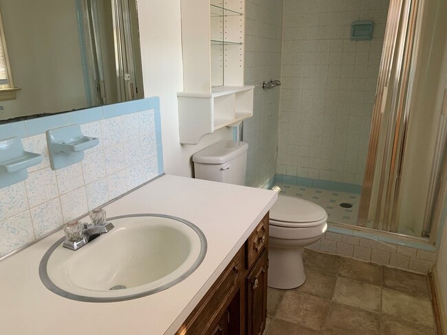 Building Photo - 3 Bedroom House off Timberlake Road