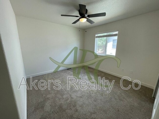 Building Photo - 968 S Coral Pl
