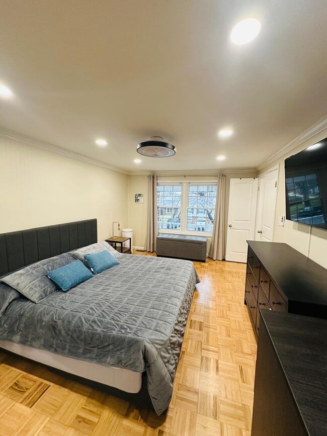 Building Photo - 2062 Danbury Pl