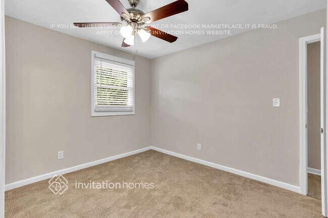 Building Photo - 353 Simca St SE