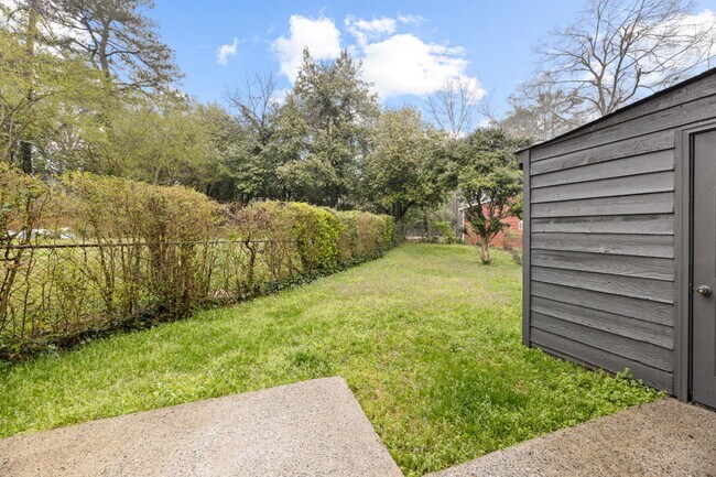 Building Photo - Springwood