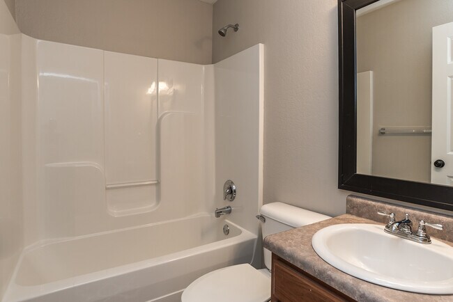 Building Photo - 4069 Glenstone Terrace