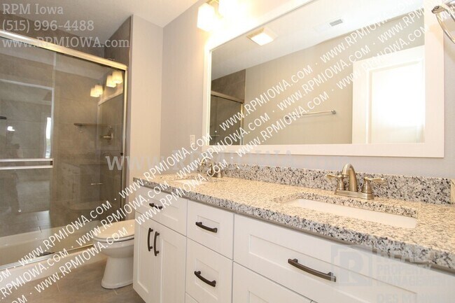 Building Photo - 5374 Destiny Dr