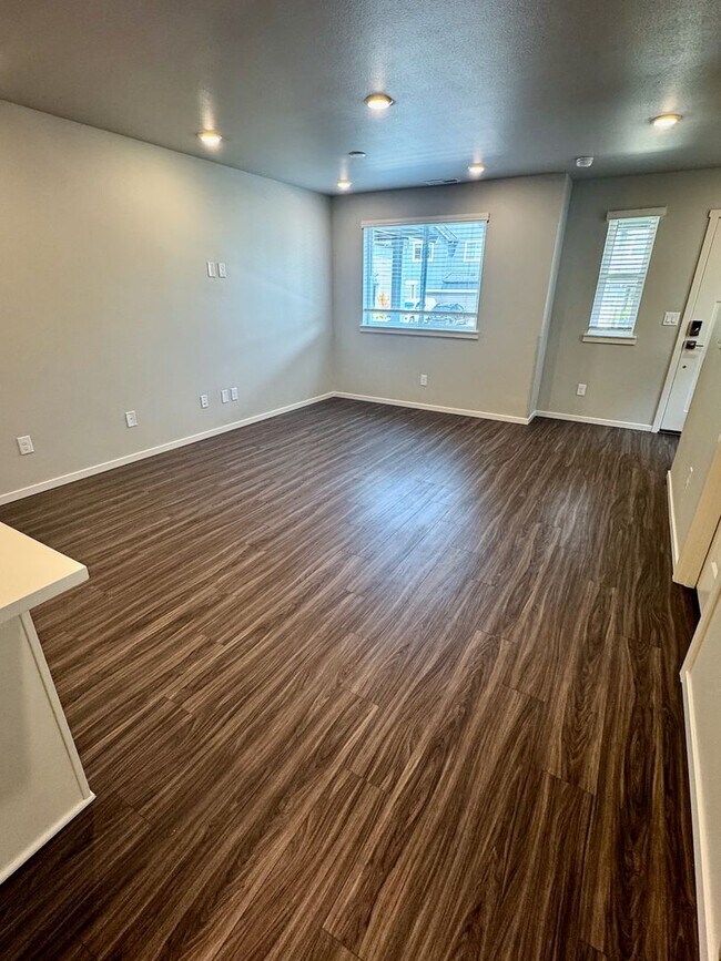 Building Photo - 2388 Sawtelle Dr