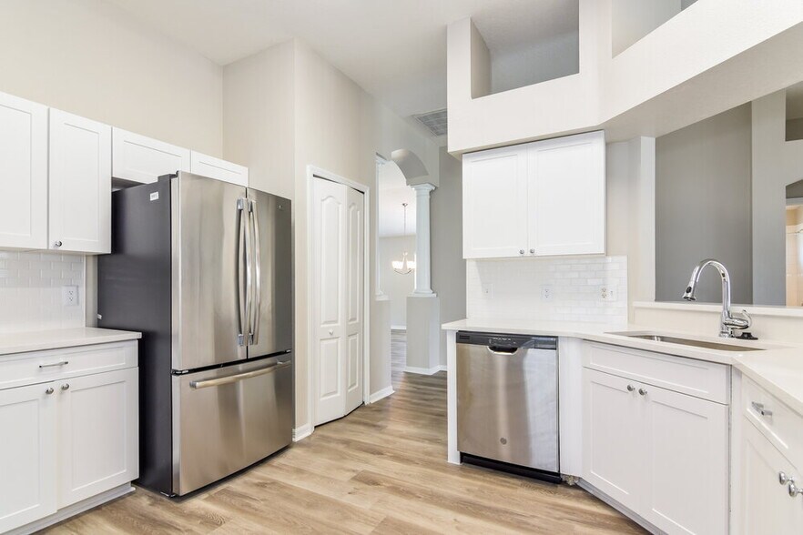 Building Photo - 8217 Water Tower Dr