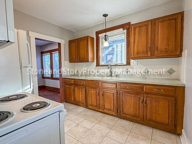 Building Photo - 2 bedroom 1 bath near the hospitals