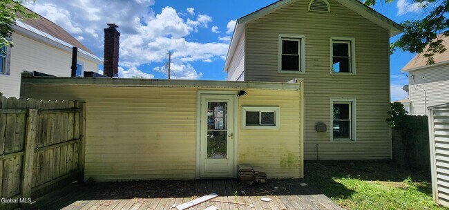 Building Photo - 42 Warsaw Ave