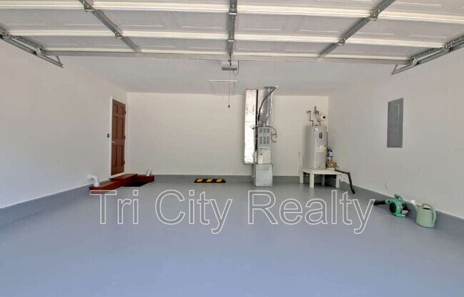 Building Photo - 317 Summer Pl