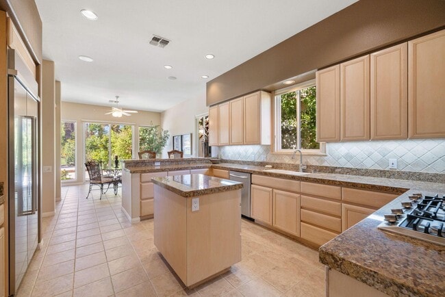 Building Photo - 48145 Paso Tiempo Ln
