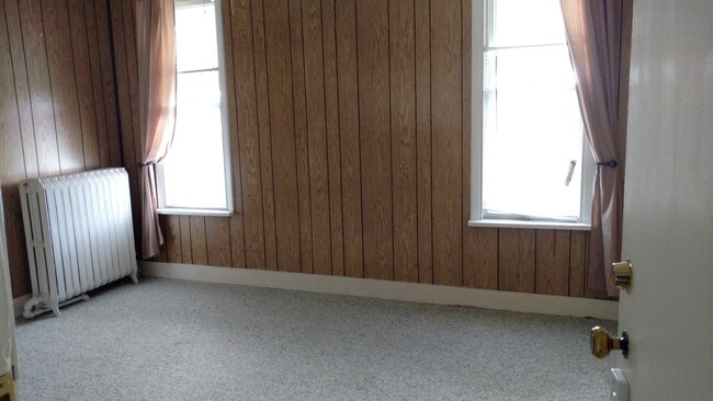 Building Photo - 513 Triplex