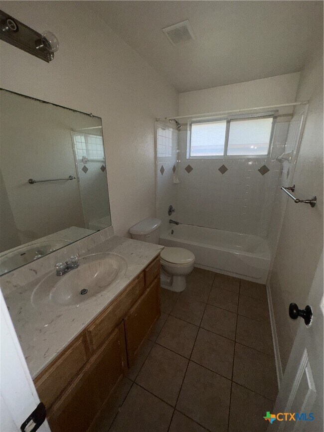 Building Photo - 700 Aries Ave