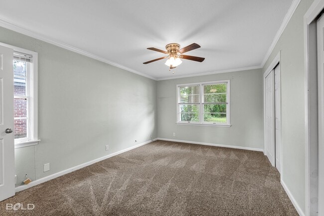 Building Photo - Check Out this 3 bed 2 bath