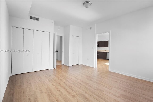 Building Photo - 90 SW 3rd St