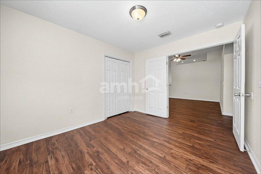 Building Photo - 1443 Baythorn Dr