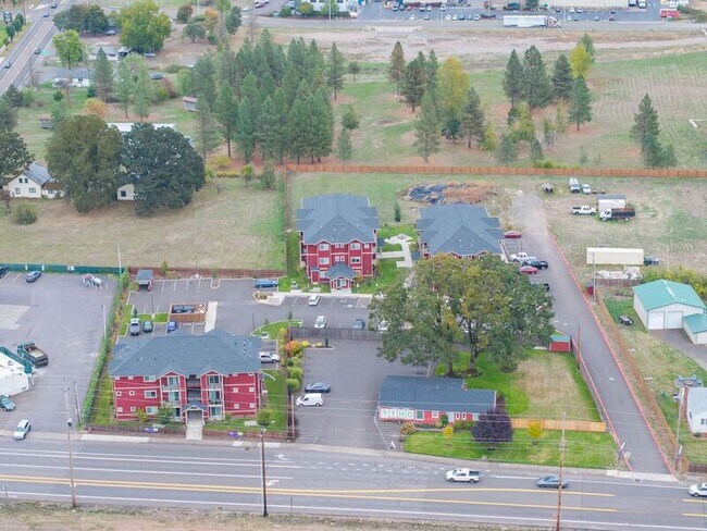 Building Photo - 13001 S Crompton Lane