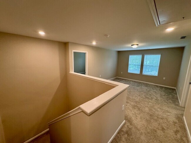 Building Photo - Might as well be brand new!