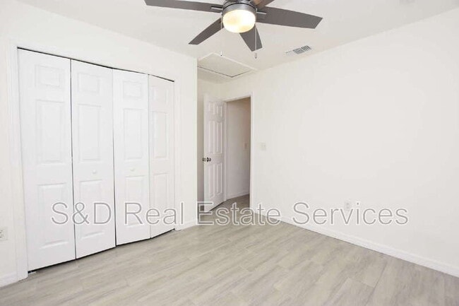 Building Photo - 1035 Fox Lake Dr