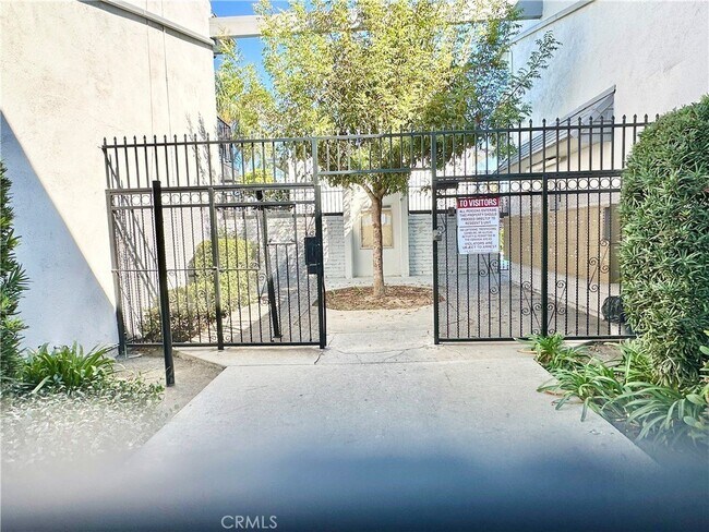 Building Photo - 5500 Ackerfield Ave