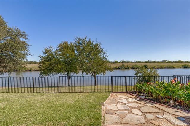 Building Photo - 8904 Lakewood Dr