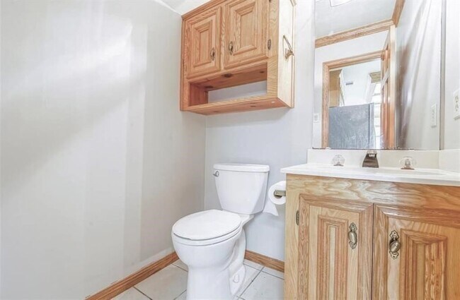 Building Photo - 18226 Vinland Dr