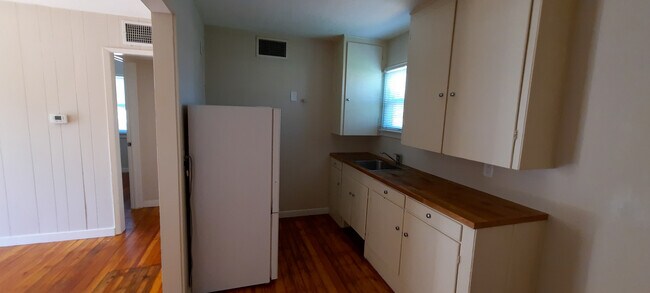 Building Photo - 1238 E Pierce St