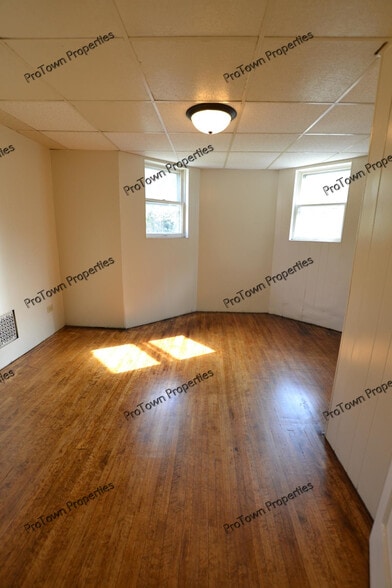 Building Photo - 215 N Broadway St