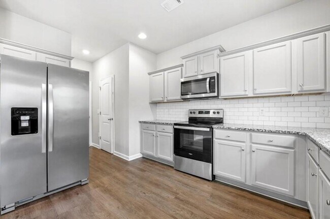 Building Photo - 207 Finley Dr