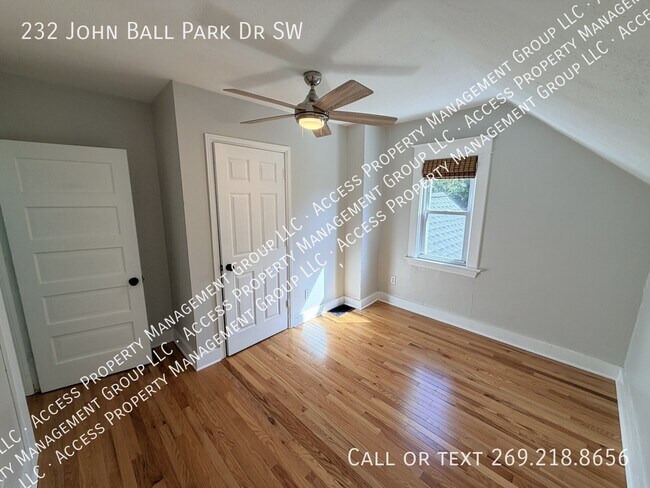 Building Photo - 232 John Ball Park Dr SW