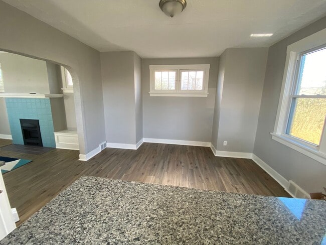 Building Photo - Newly Renovated Single Family House For Rent!