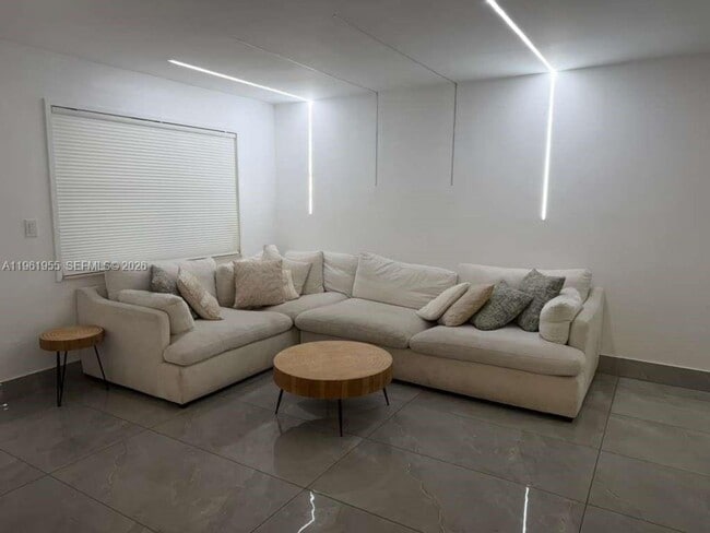 Building Photo - 2121 N 57th Terrace